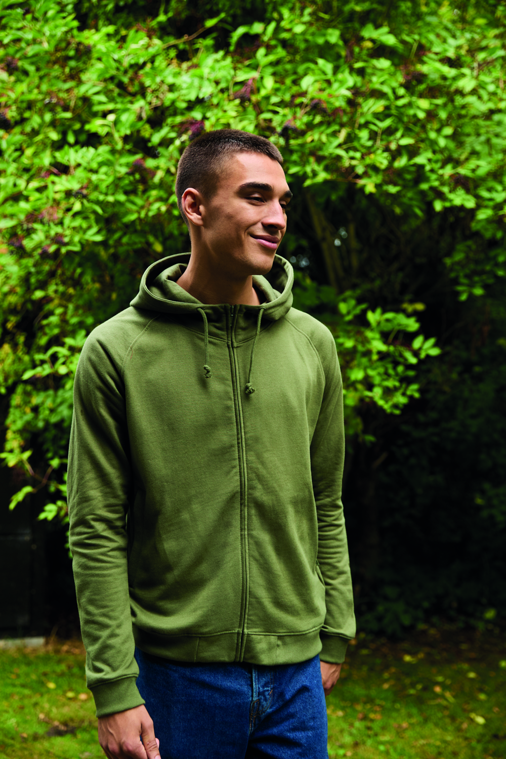 Unisex huppari piilovetoketjulla, Reilun kaupan puuvilla, 300g – Studio edestä