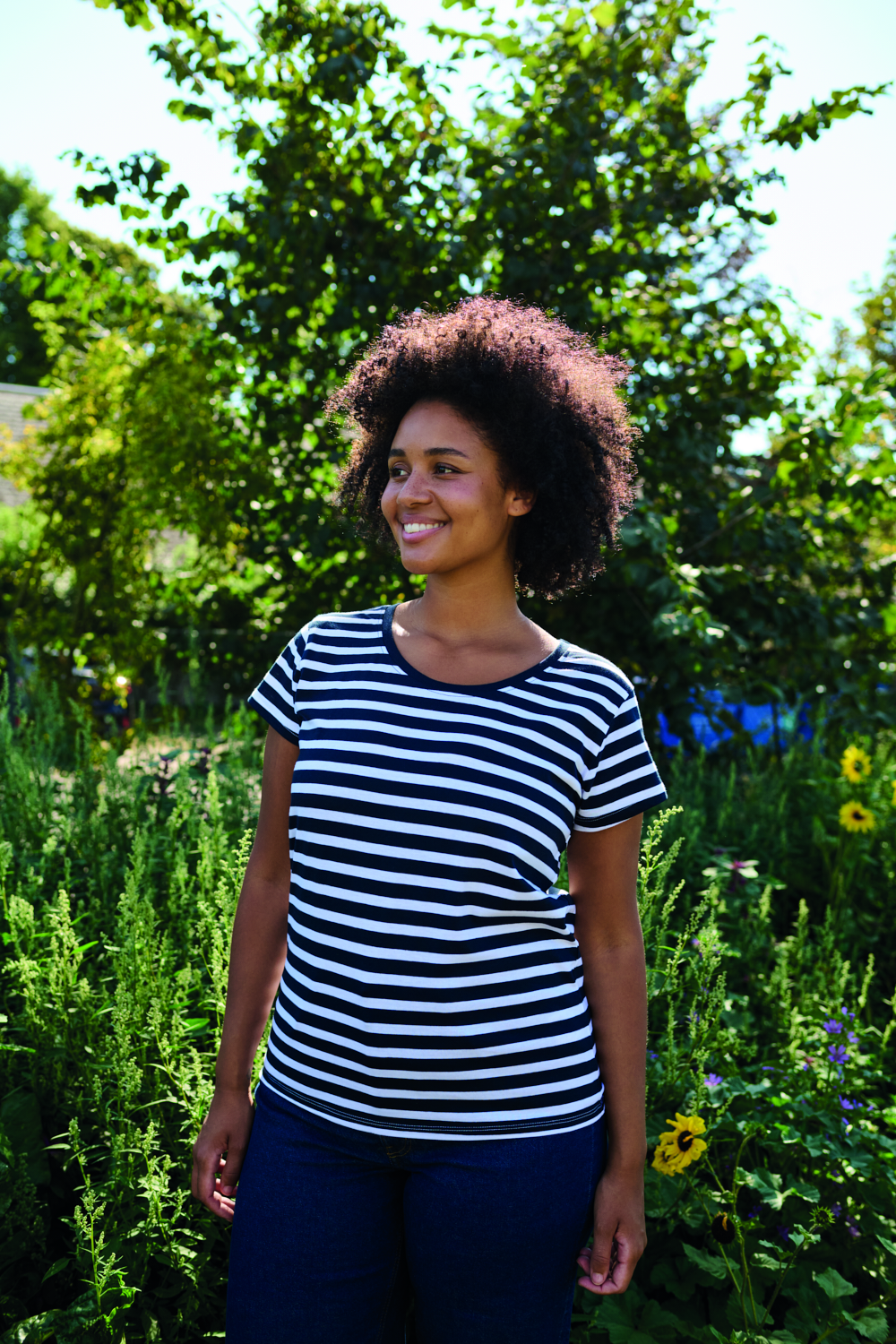 Naisten fitted t-paita, Reilun kaupan puuvilla, 155g – Studio edestä