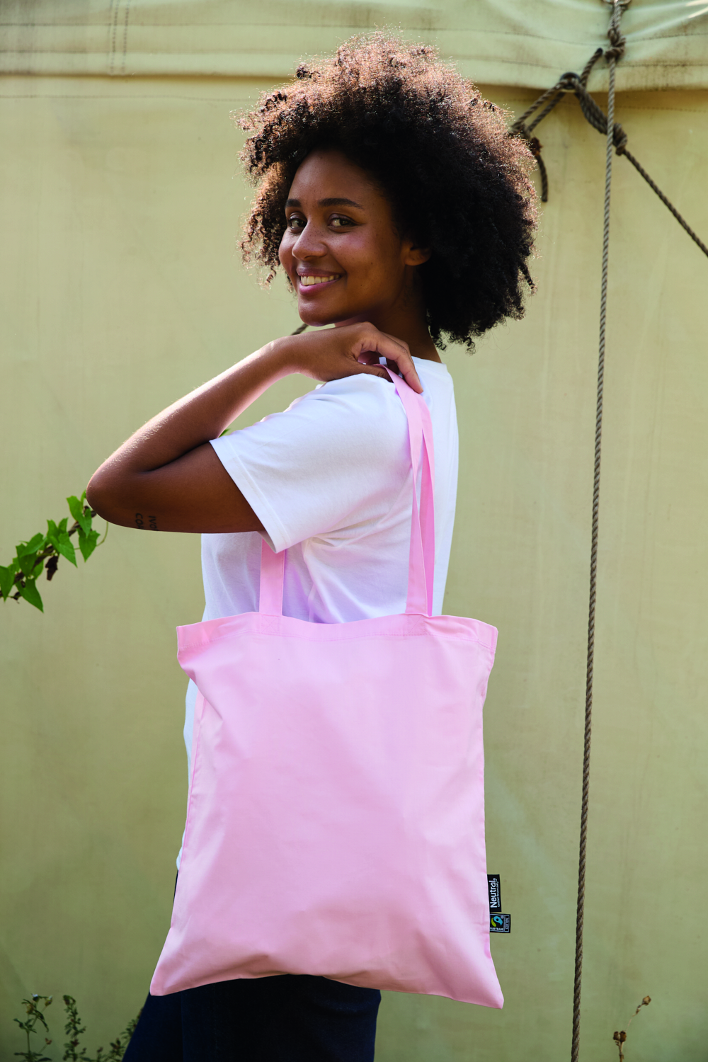 Ostoskassi pitkillä kahvoilla, Reilun kaupan puuvilla, 120g – Studio edestä