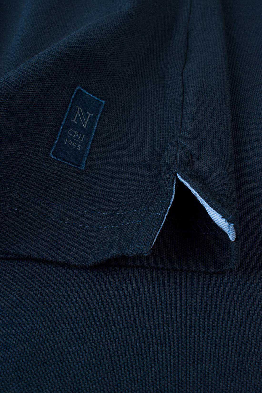 Miesten pitkähihainen pikeepaita, luomupuuvilla-elastaani, 230g – Packshot takaa