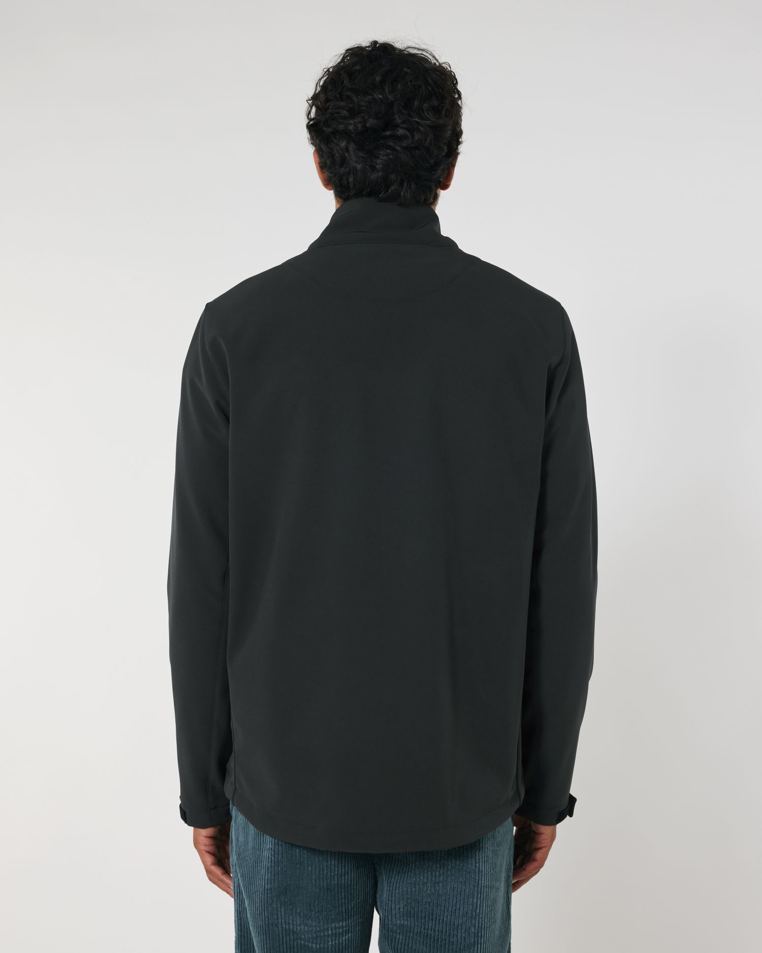 Miesten softshell-takki, kierrätyspolyesteri, 342g (medium fit) – Packshot edestä