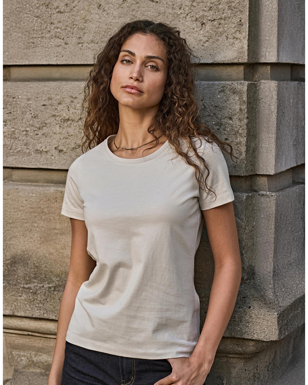 Naisten Sof-t-paita puuvilla, 185g – Packshot takaa