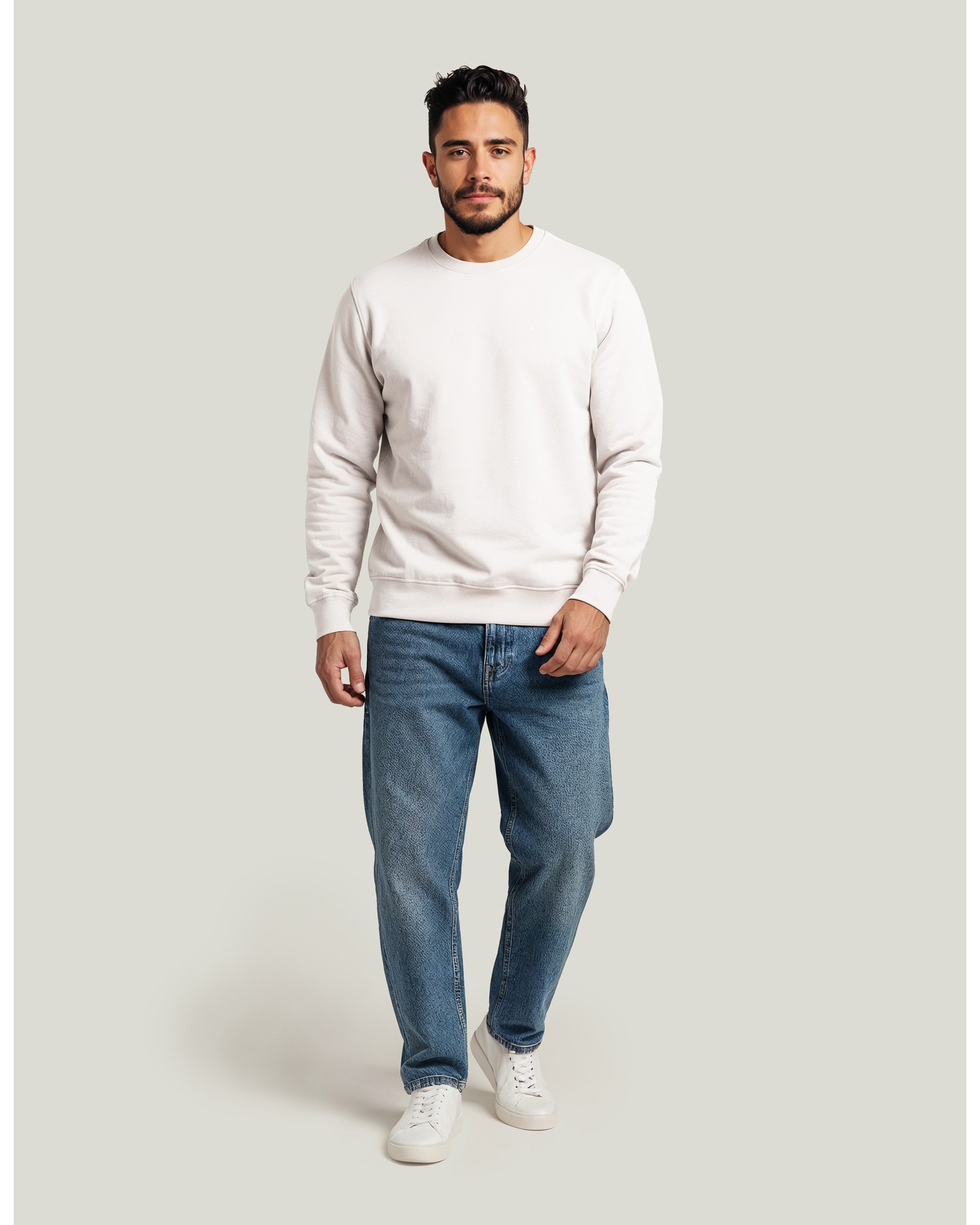 UM Crewneck Regular Fit – Packshot edestä